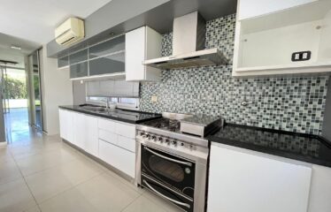 Casa en Miraflores, Funes Hills