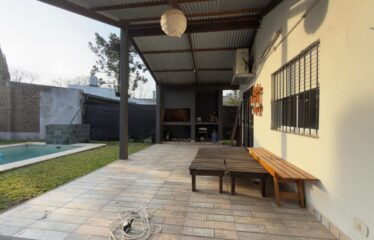 Casa en La Rastra al 2400, Funes