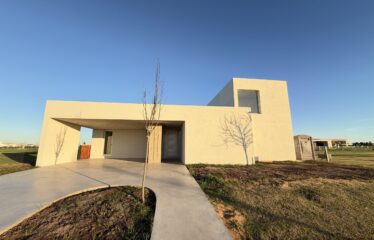 Casa en Vida Club de Campo, Funes