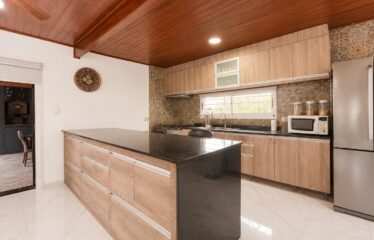 Casa en Las Acequias, Roldán