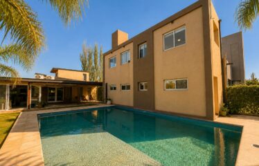 Casa en Las Acequias, Roldán
