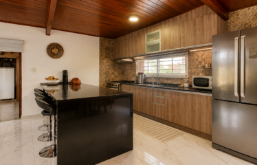 Casa en Las Acequias, Roldán