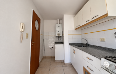 Departamento en Brown al 2000